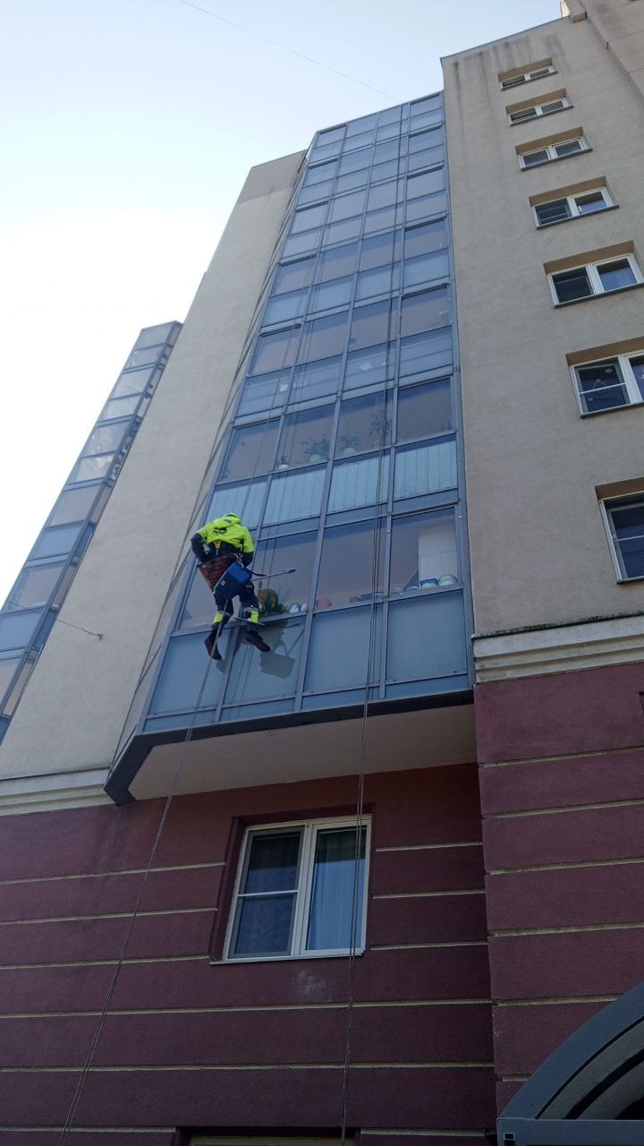 Мойка окон офисного здания